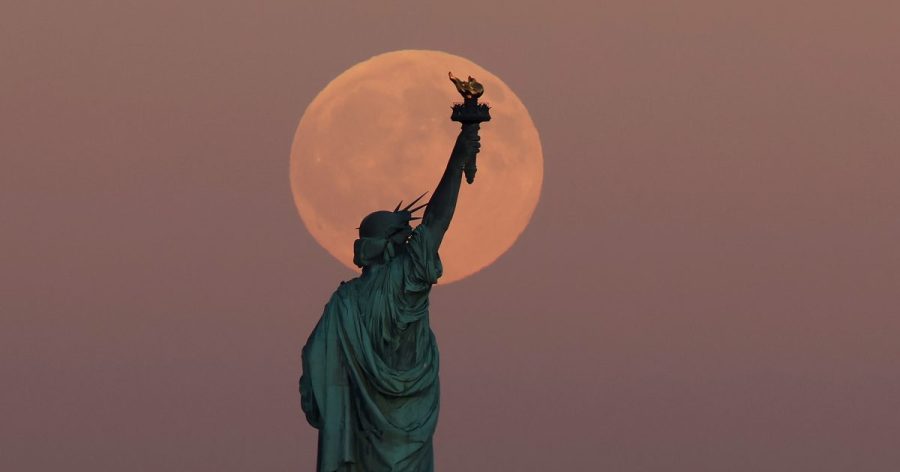 Does the full moon make us sleepless? A neurologist explains the science