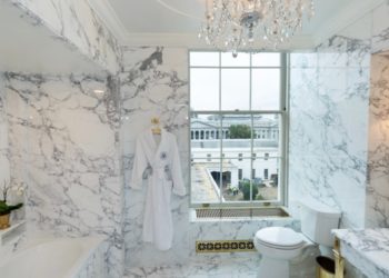 Donald Trump Posts Two Dozen Photos Of His Latest White House Makeover: The Lincoln Bathroom