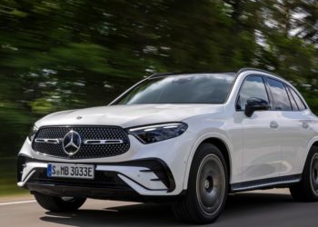 Edmunds compares the new BMW X3 and Mercedes-Benz GLC