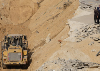 Egypt Aids Search for Bodies of Dead Captives in Gaza