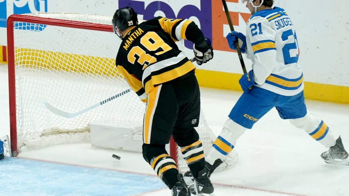 Fan at Penguins game hospitalized after falling from upper concourse