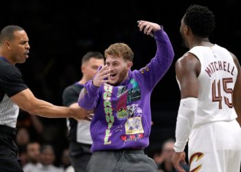 Fan storms court during NBA game seeking selfie with Cavaliers star Donovan Mitchell