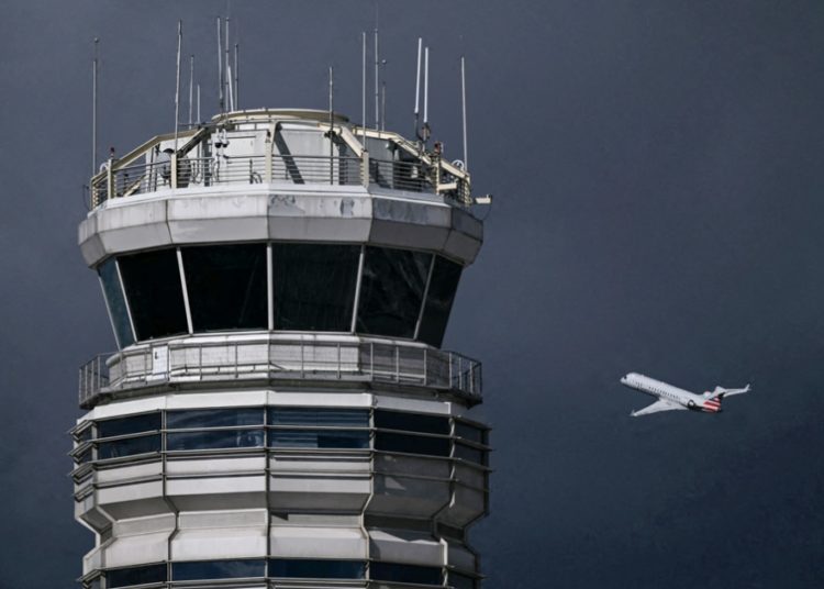 Federal employees manning the skies miss first paycheck amid government shutdown