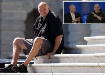 Fetterman confronted over why he’s still a Dem as party plots ouster: ‘You have to pick one side’