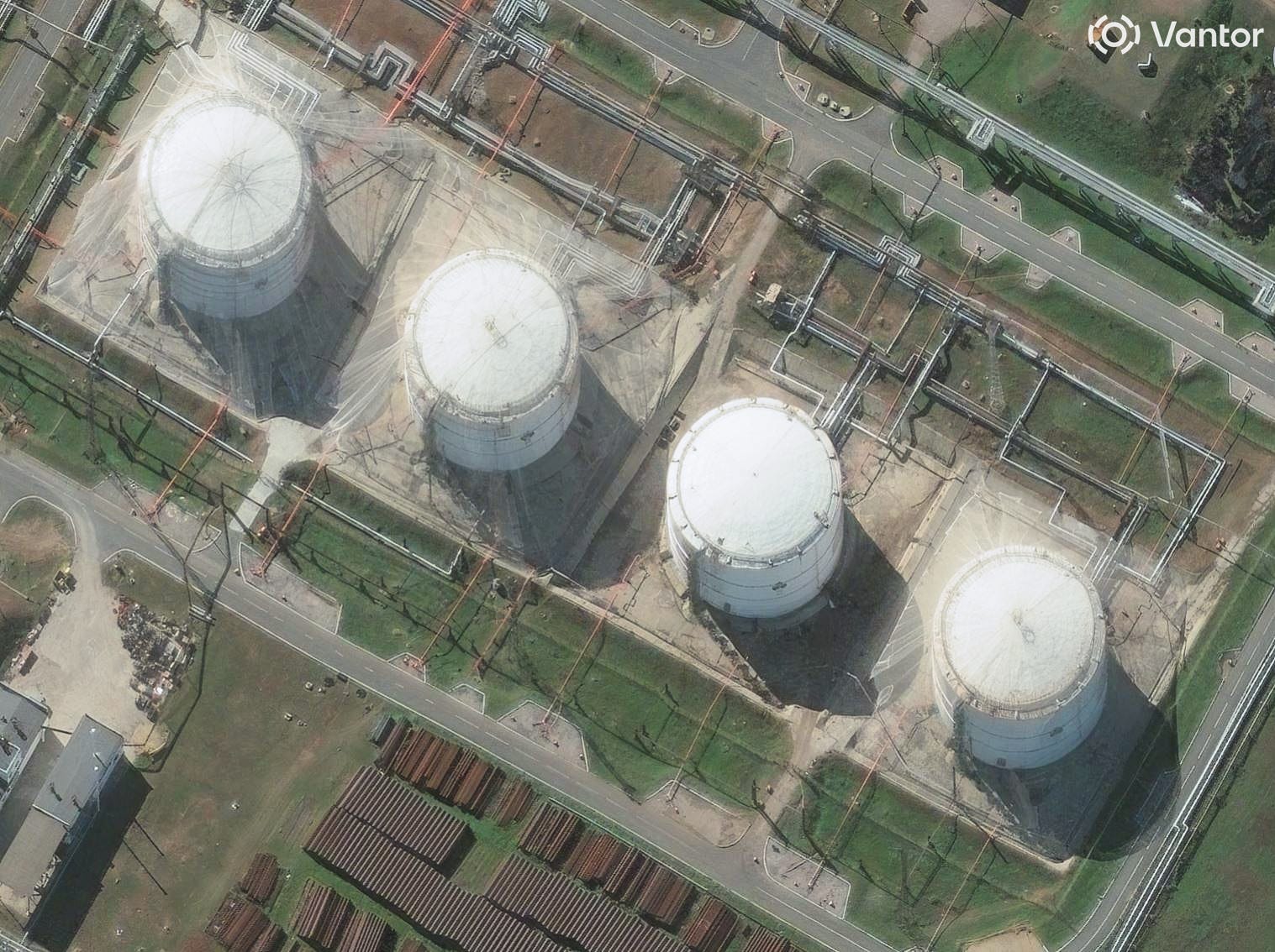 Anti-drone nets at the Kuybyshevskiy oil refinery in October 2025.