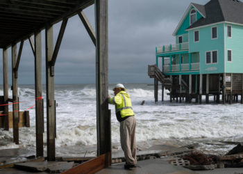 Five Houses Collapse in North Carolina’s Outer Banks