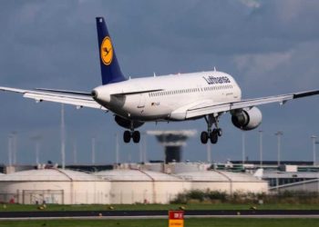 Flight grounded after Indian national allegedly stabs 2 teens with a fork