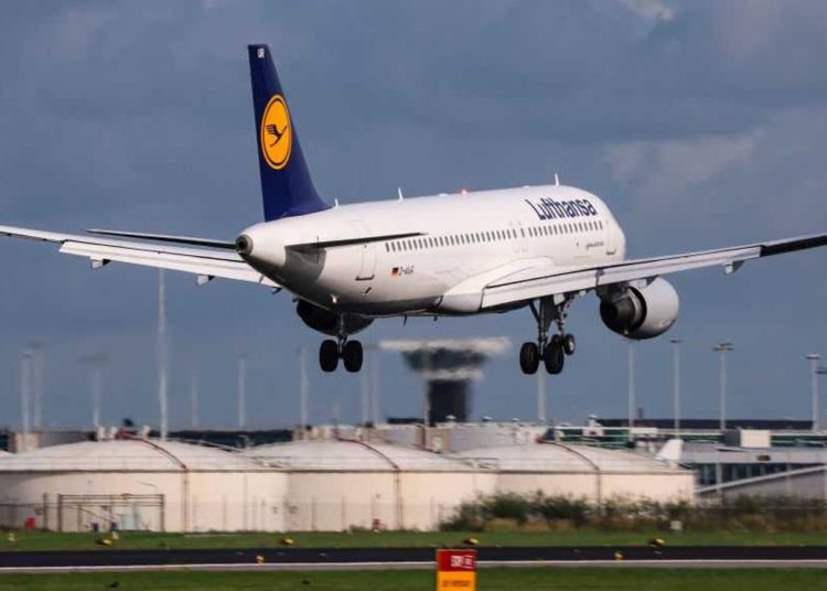 Flight grounded after Indian national allegedly stabs 2 teens with a fork