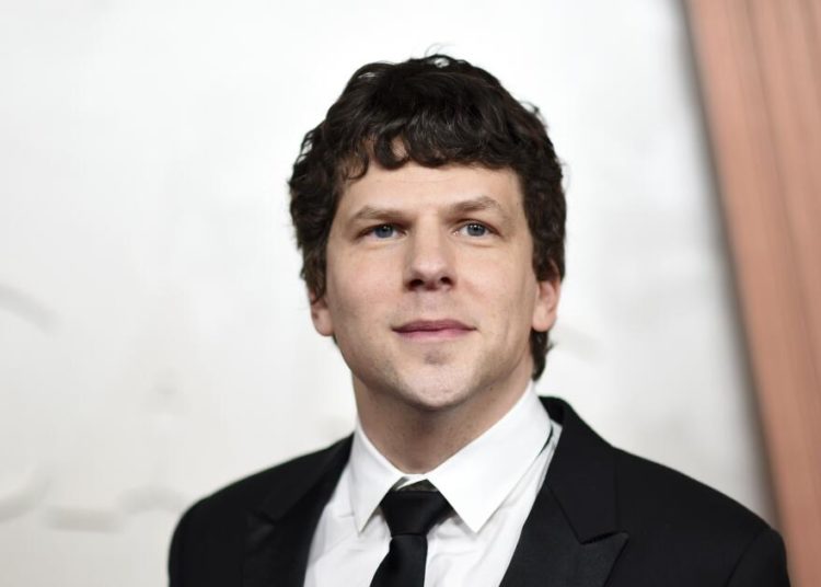 For his next trick, Jesse Eisenberg will make his kidney disappear — into a stranger