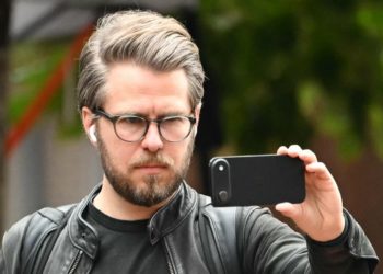 Former DHS official launches new web tool to plan protests against Trump admin.