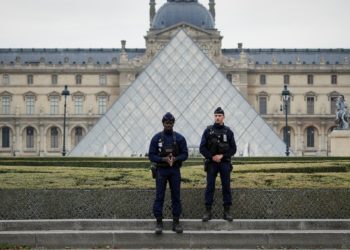French police arrest 2 Louvre jewel heist suspects amid manhunt