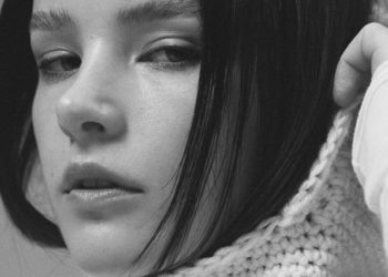 From punk drummer to Latin Grammy nominee: The evolution of Ela Minus