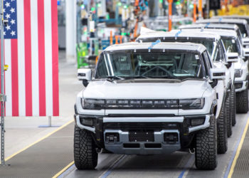 G.M. Will Cut 1,750 Jobs in Electric Vehicle Business