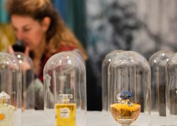 German scents exhibition combines 1,000 years of fragrances with art and history