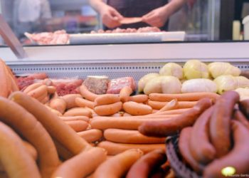 Germany: Drunk man falls into butcher’s, snacks on sausages