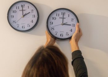 Get ready to fall back: Daylight saving time ends this weekend