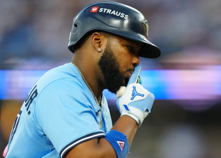 Guerrero Jr, Blue Jays smash Dodgers in Game 4 to even World Series