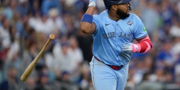 Guerrero homers off Ohtani as Blue Jays even World Series with 6-2 win over Dodgers in Game 4