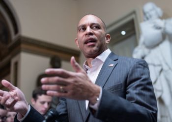 Hakeem Jeffries backs Mamdani for NYC mayor months after primary