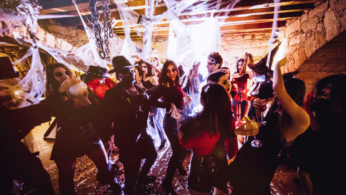 Halloween Parties Are the New Dating Mixers: 5 Ways to Find Your Boo