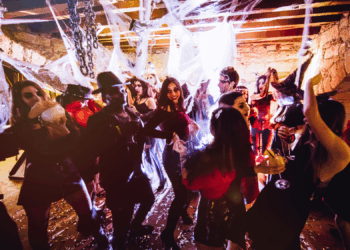 Halloween Parties Are the New Dating Mixers: 5 Ways to Find Your Boo