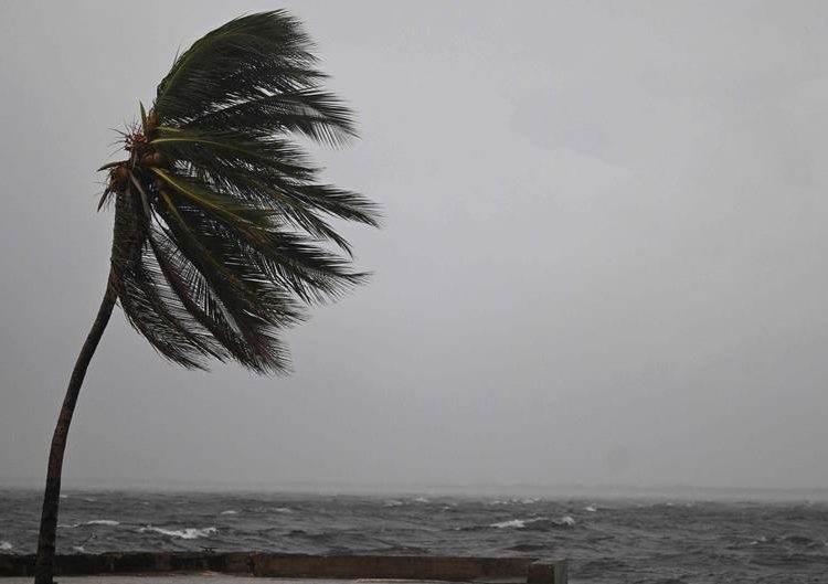 Hurricane Melissa strengthens as it bears down on Jamaica