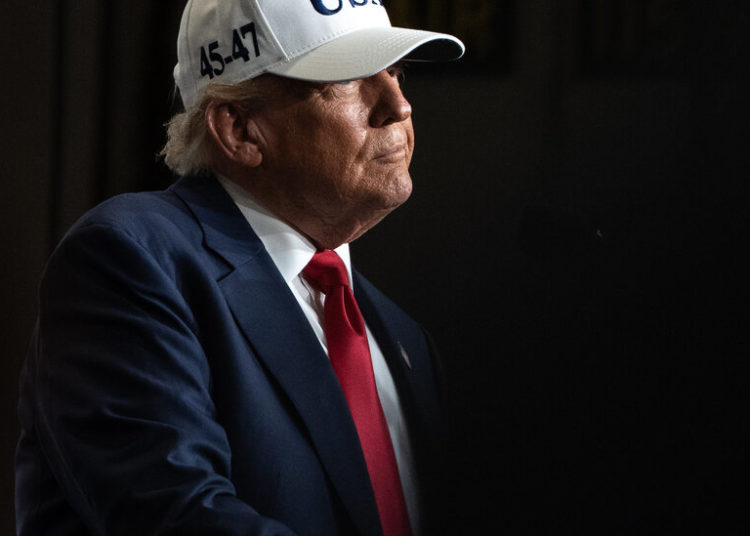 Illinois Man Charged With Threatening Trump on Social Media