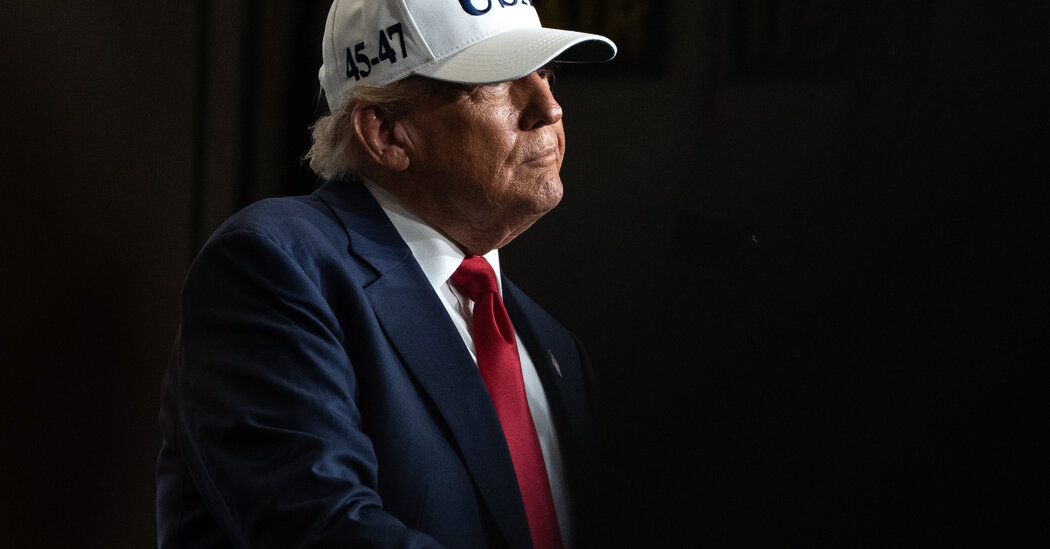 Illinois Man Charged With Threatening Trump on Social Media