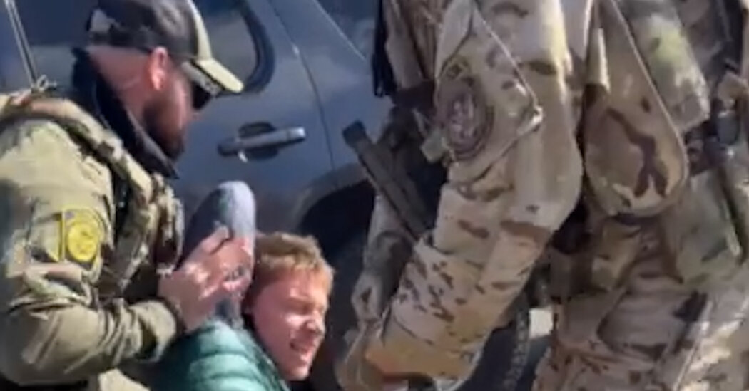 Immigration Agents Clash With Chicago-Area Residents on Halloween