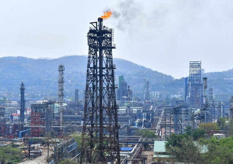 Is India finally preparing to give up Russian oil?