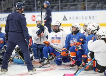 Islanders clinic brings access to hockey to Long Island girls