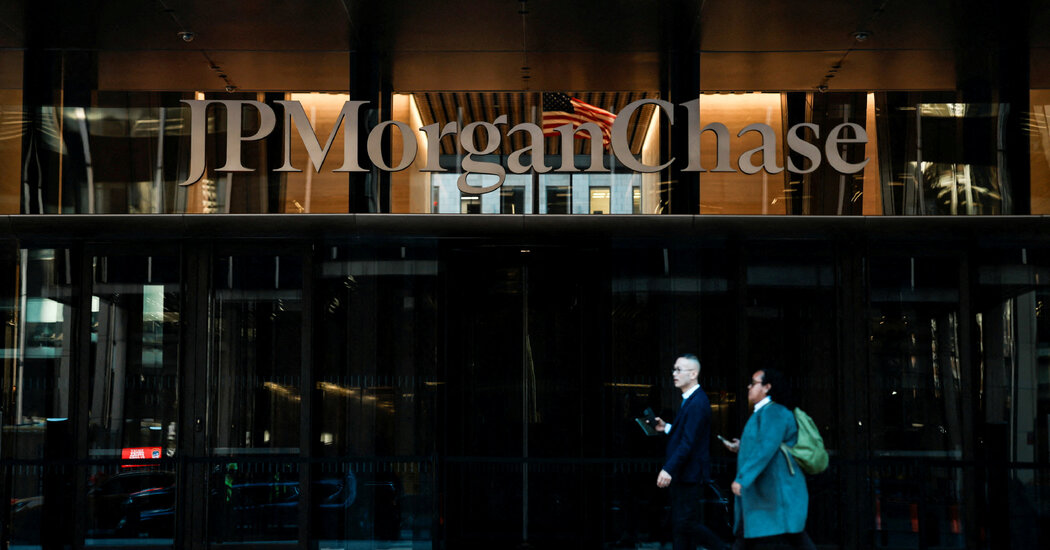 JPMorgan Alerted U.S. to Epstein Transfers Involving Wall St. Figures
