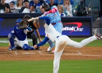 Jays bounce back, beat Dodgers 6-2 for 2-2 tie in best-of-7 World Series showdown