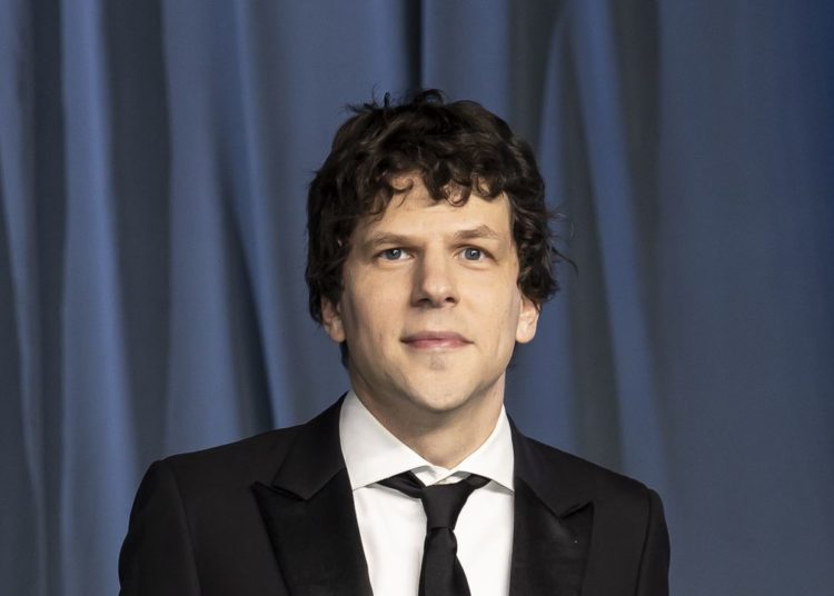 Jesse Eisenberg Is Donating a Kidney to A Stranger