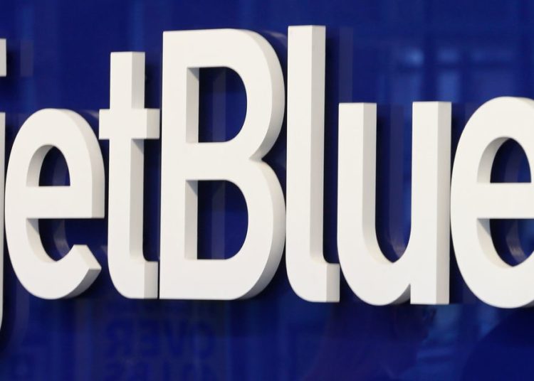 JetBlue passengers hospitalized after emergency landing in Florida