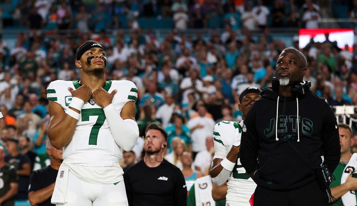 Jets’ quarterback situation takes bizarre turn days after Aaron Glenn’s tense back-and-forth with media