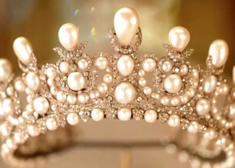 Jewels stolen from Louvre museum in Paris valued at $102m: Prosecutor