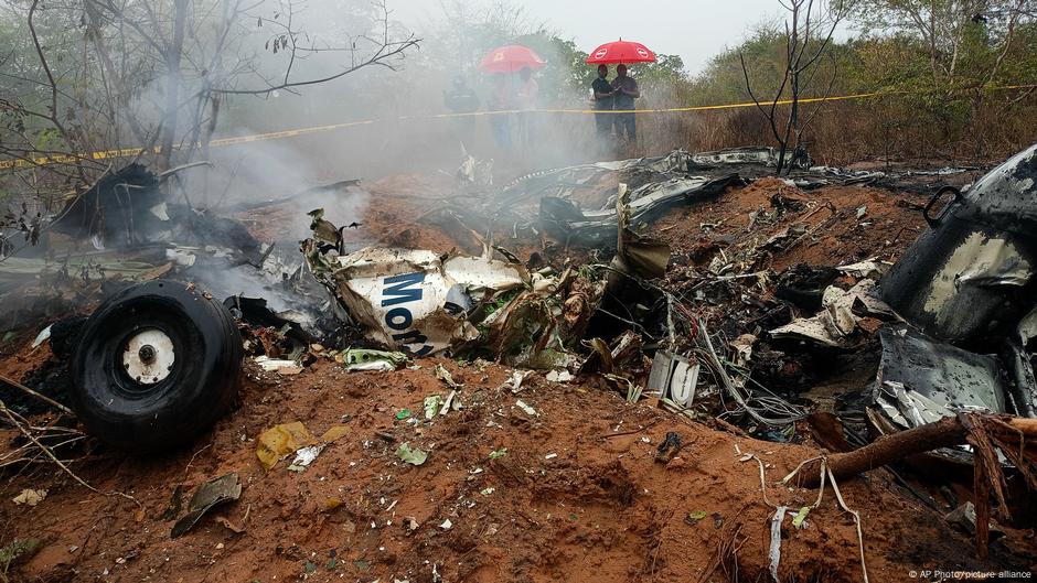 Kenya: plane carrying foreign tourists crashes, 11 dead