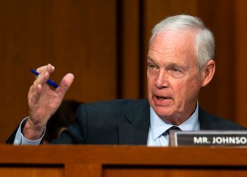 Key GOP senator offers proposal to pay essential and furloughed workers during shutdown