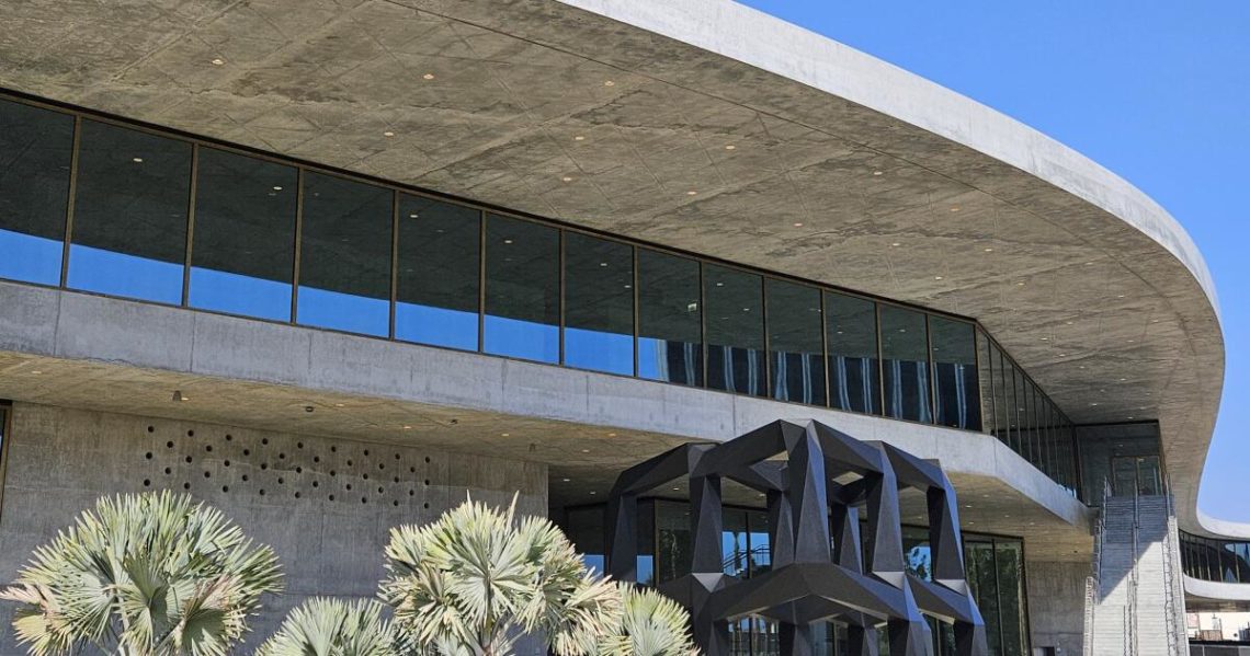 LACMA employees unionize as museum works to open $720-million new building