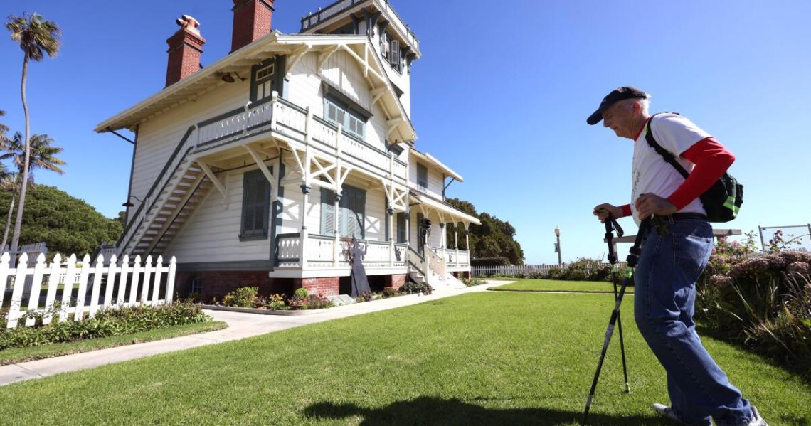 Lopez: Doctor who walked L.A.’s perimeter has a prescription for everyone: Escape your own neighborhood