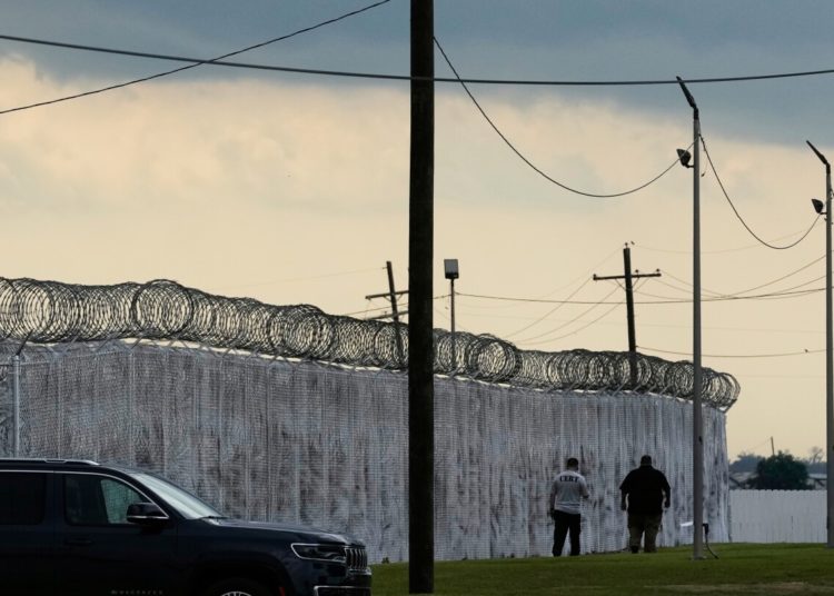 Man deported to Laos despite court ordering blocking his removal, attorneys say