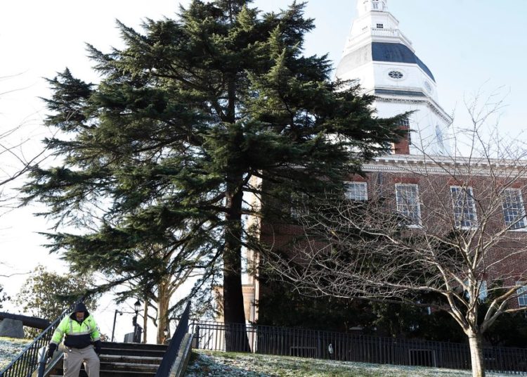 Maryland state senator indicted in federal court on extortion and conspiracy charges