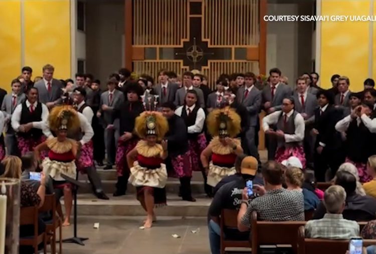 Mater Dei HS choir celebrates Samoan culture