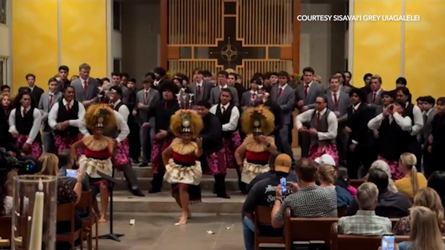 Mater Dei HS choir celebrates Samoan culture