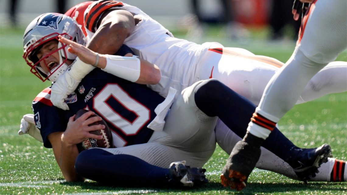 Myles Garrett breaks Browns franchise record with 5 sacks against Patriots