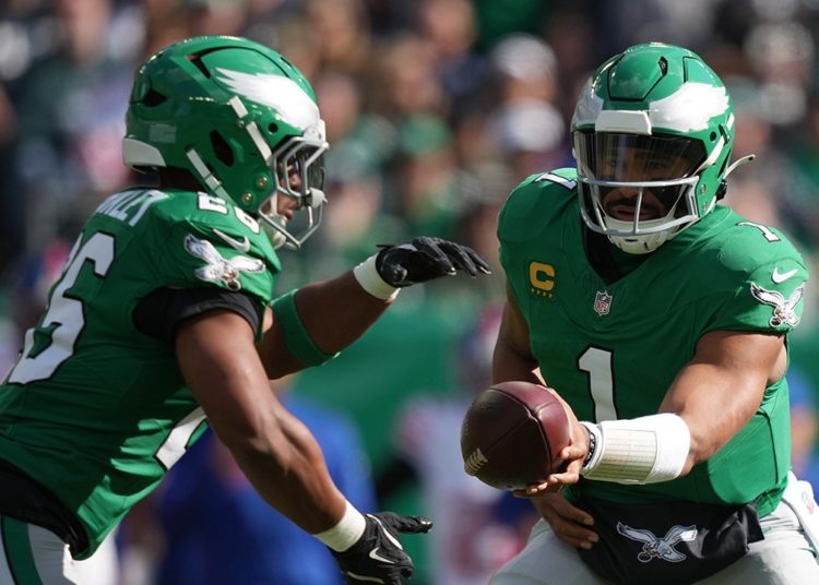 NFL fans upset as Eagles benefit from early whistle on tush push vs Giants
