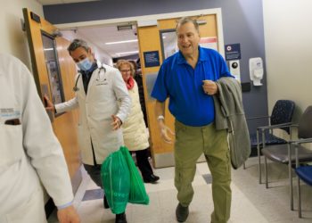 New Hampshire man resumes dialysis after record 271 days living with a pig kidney