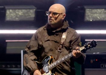 Oasis Guitarist Paul Arthurs Taking Break From Reunion Tour Amid Prostate Cancer Treatment