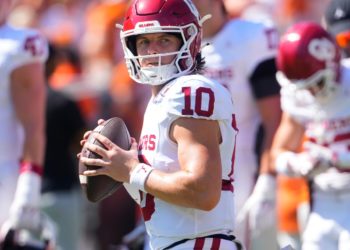 Oklahoma QB John Mateer back as starter vs. Texas only 3 weeks after hand injury